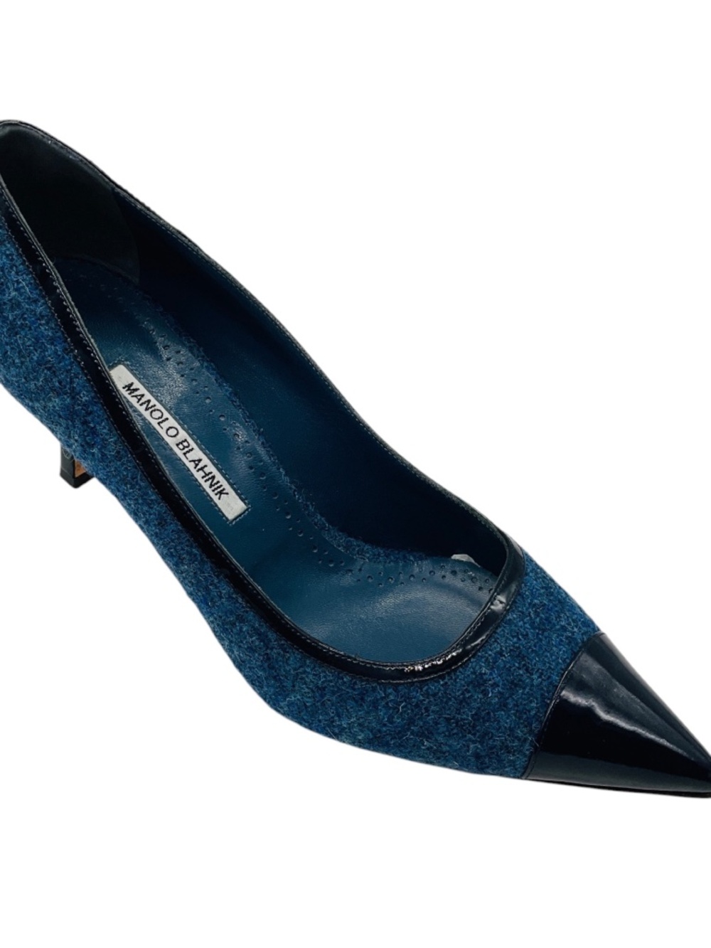 MANOLO BLAHNIK BLUE WOOL TWEED PUMPS WITH NAVY PATENT LEATHER POINTED CAP TOE